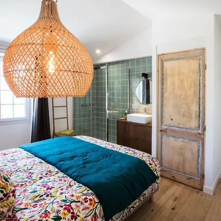 Les Apparts De Charly-Superbe Duplex Dans Un Hotel Particulier, Parking Prive Gratuit La Rochelle  Exterior foto