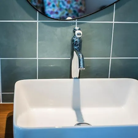 Les Apparts De Charly-Superbe Duplex Dans Un Hotel Particulier, Parking Prive Gratuit La Rochelle  Exterior foto
