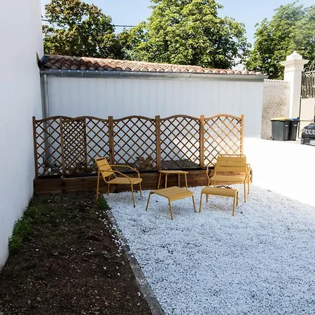 Les Apparts De Charly-Superbe Duplex Dans Un Hotel Particulier, Parking Prive Gratuit La Rochelle  Exterior foto